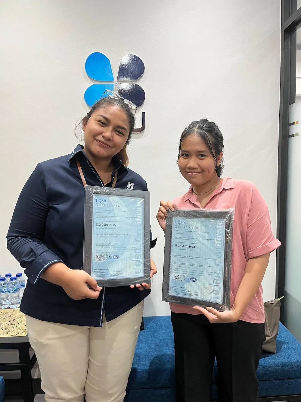 Penyerahan sertifikat ISO kepada klien